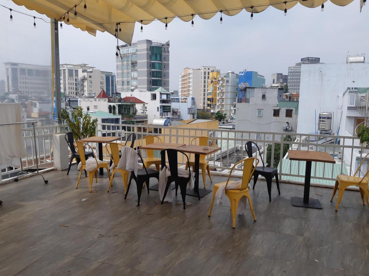 Yelo Hostel & Cafe Ho-Chi-Minh-Stadt Exterior foto